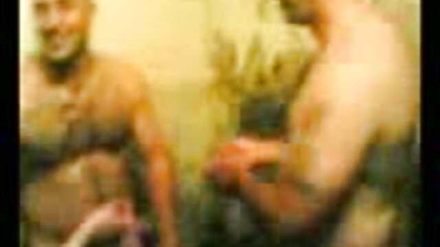 Lesbianas sexy zorras follando con negros divirtiéndose