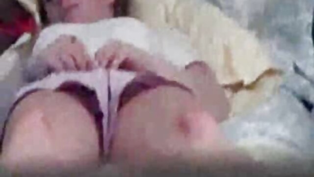 Chica sexy ver videos porno de zorras bailando en tacones